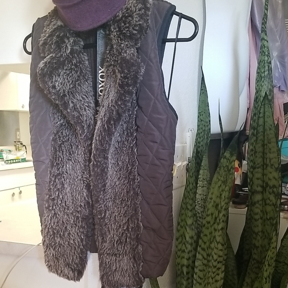 🌺0013🤙XOXO Gray Puffer Vest with Faux Fur Trim🌸CASE#AEL4G